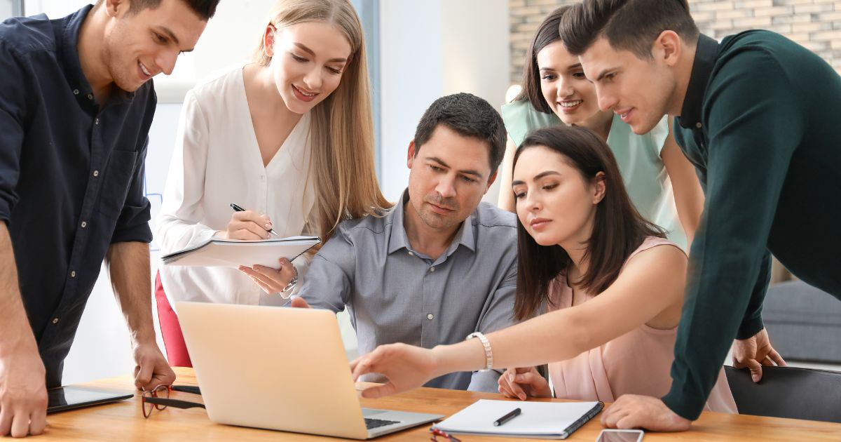 Quản trị Marketing là gì? Đặc điểm, vai trò, quy trình quản trị